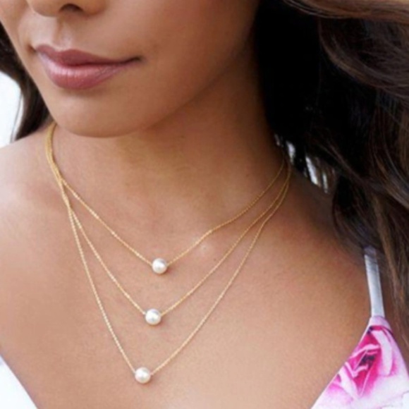 dazzling items Jewelry - Cute Triple Layered Pearl Necklace